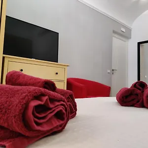 Domus Enea - Colosseo Termini Apartment